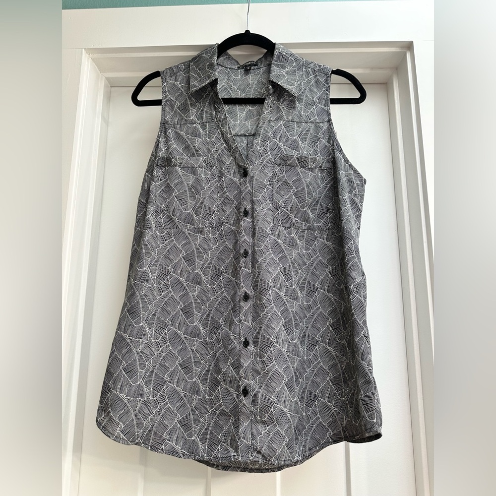 Express Black and White Patterned Sleeveless Shirt